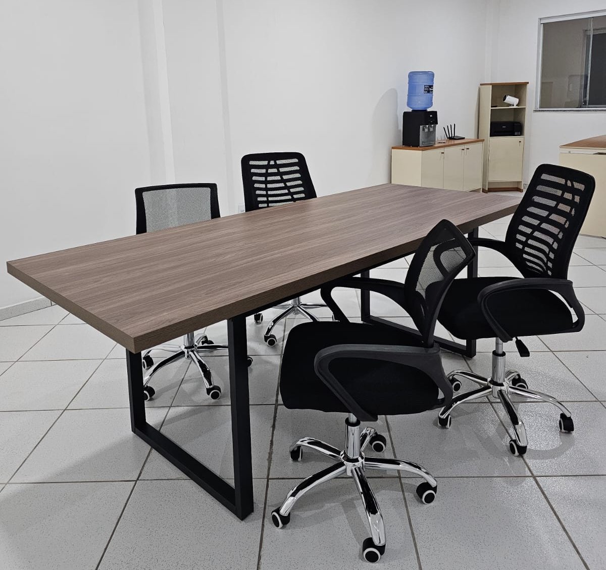 Sala de reunião para até 8 pessoas no H&C Espaço Coworking, Centro de Mogi das Cruzes